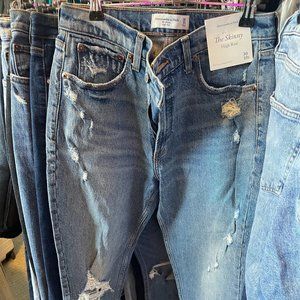 Brand New Abercrombie jeans - The Skinny High-Rise